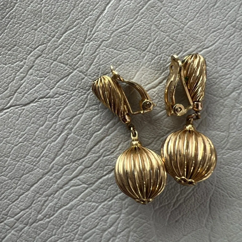 Lewis Segal Clip On Earrings Ridged‎ Gold Tone Ball Dangle Drop